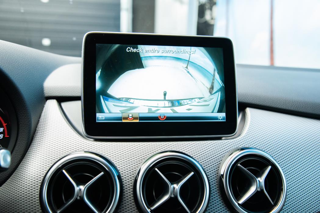 MERCEDES-BENZ B 2015