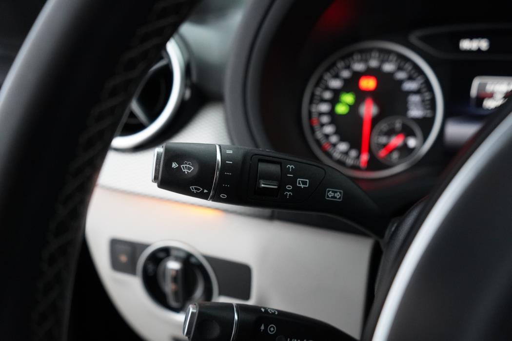 MERCEDES-BENZ B 2015