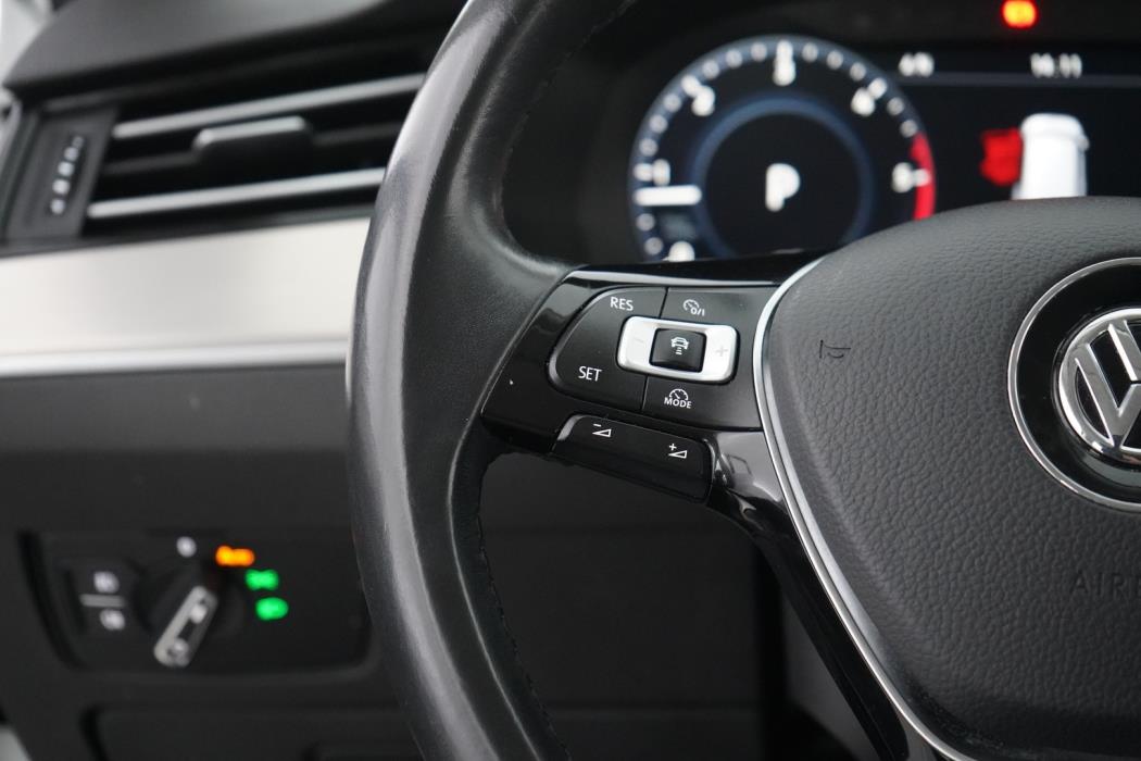 VOLKSWAGEN Passat 2017