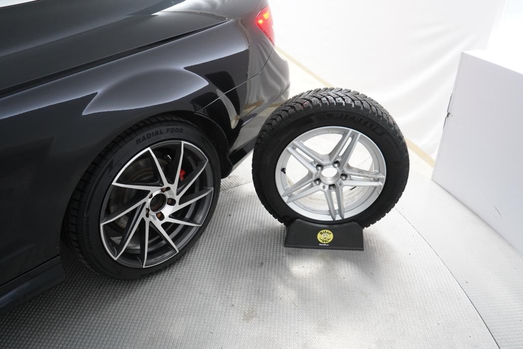MERCEDES-BENZ C 2012