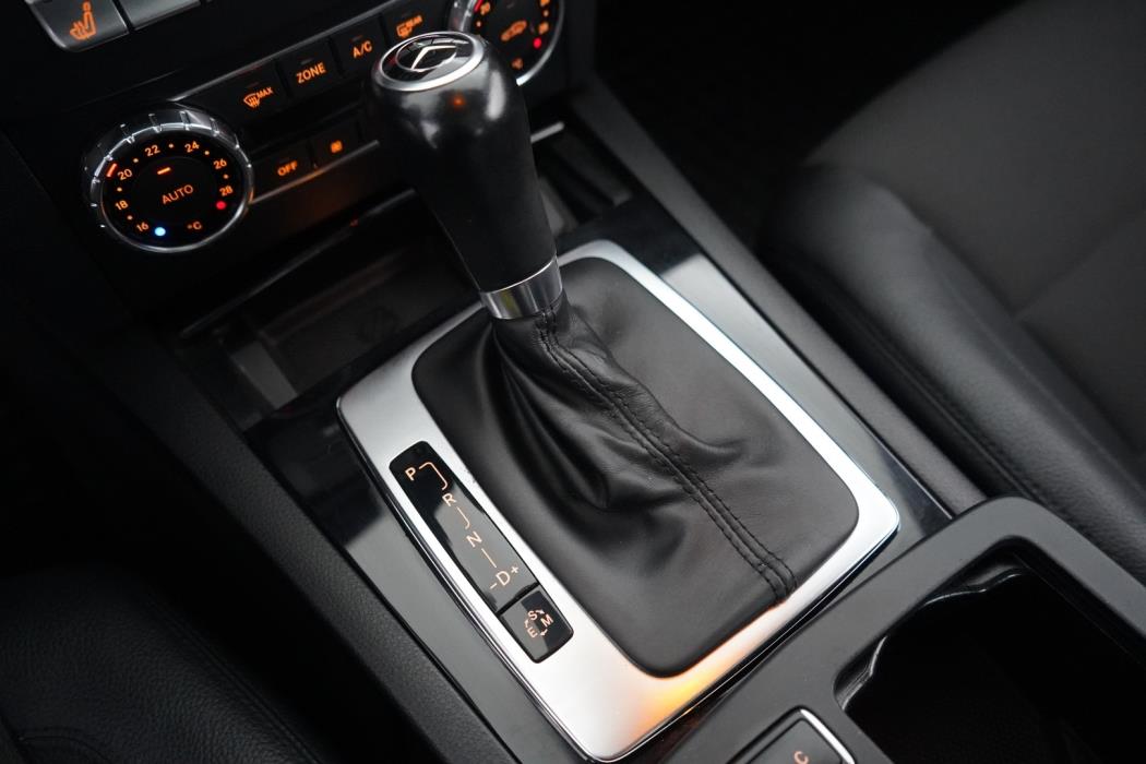 MERCEDES-BENZ C 2012