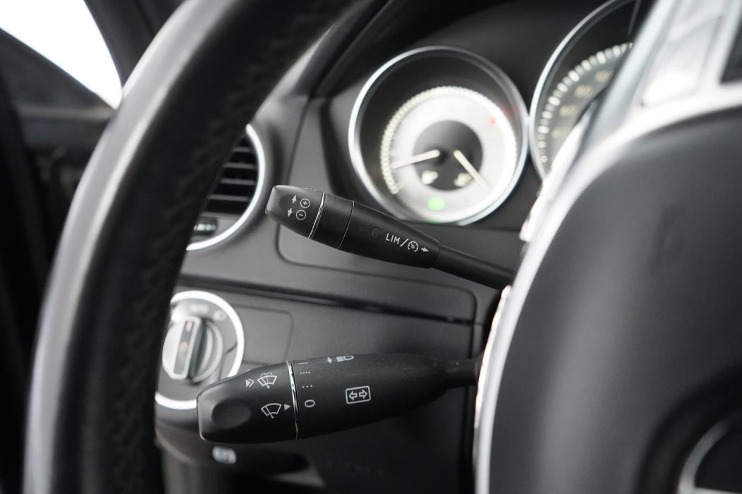 MERCEDES-BENZ C 2012