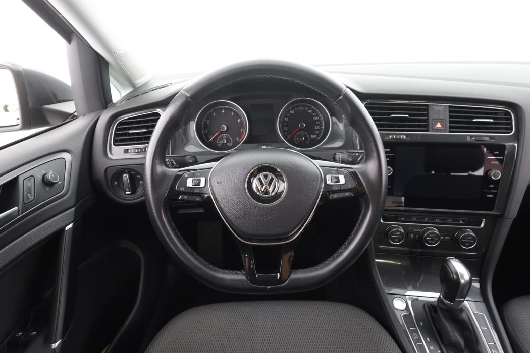VOLKSWAGEN Golf 2018