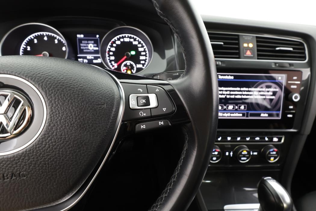 VOLKSWAGEN Golf 2018