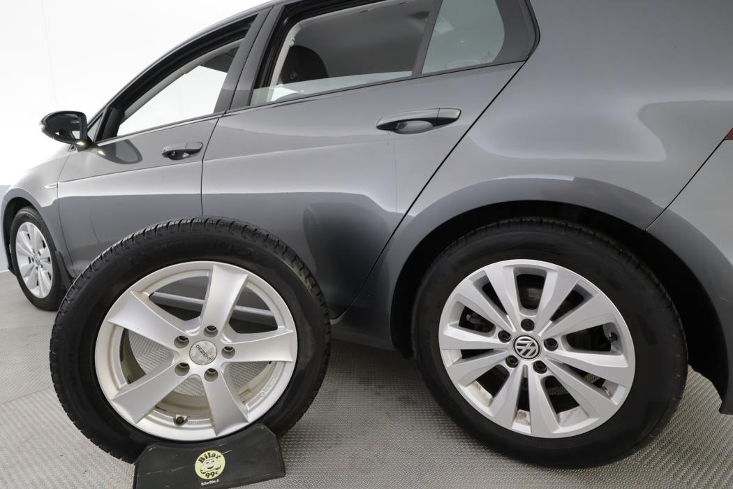 VOLKSWAGEN Golf 2018
