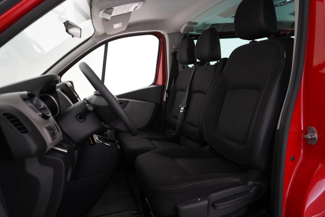 NISSAN NV300 2018