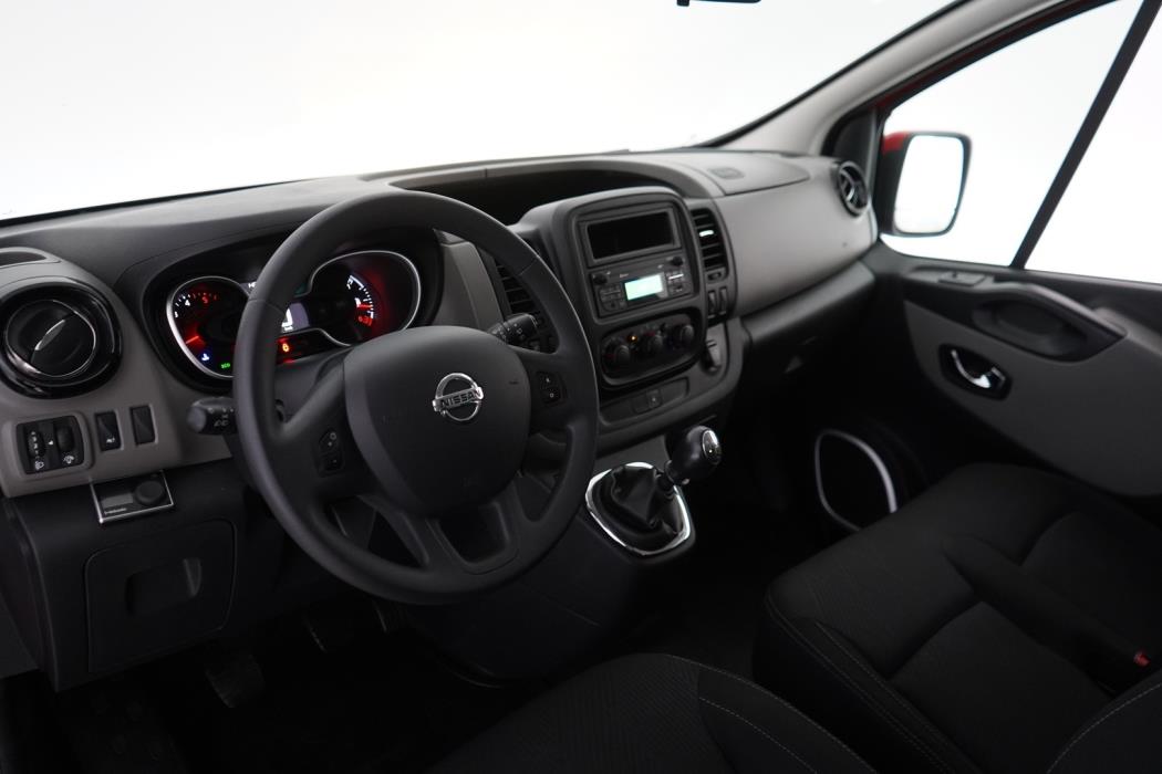 NISSAN NV300 2018