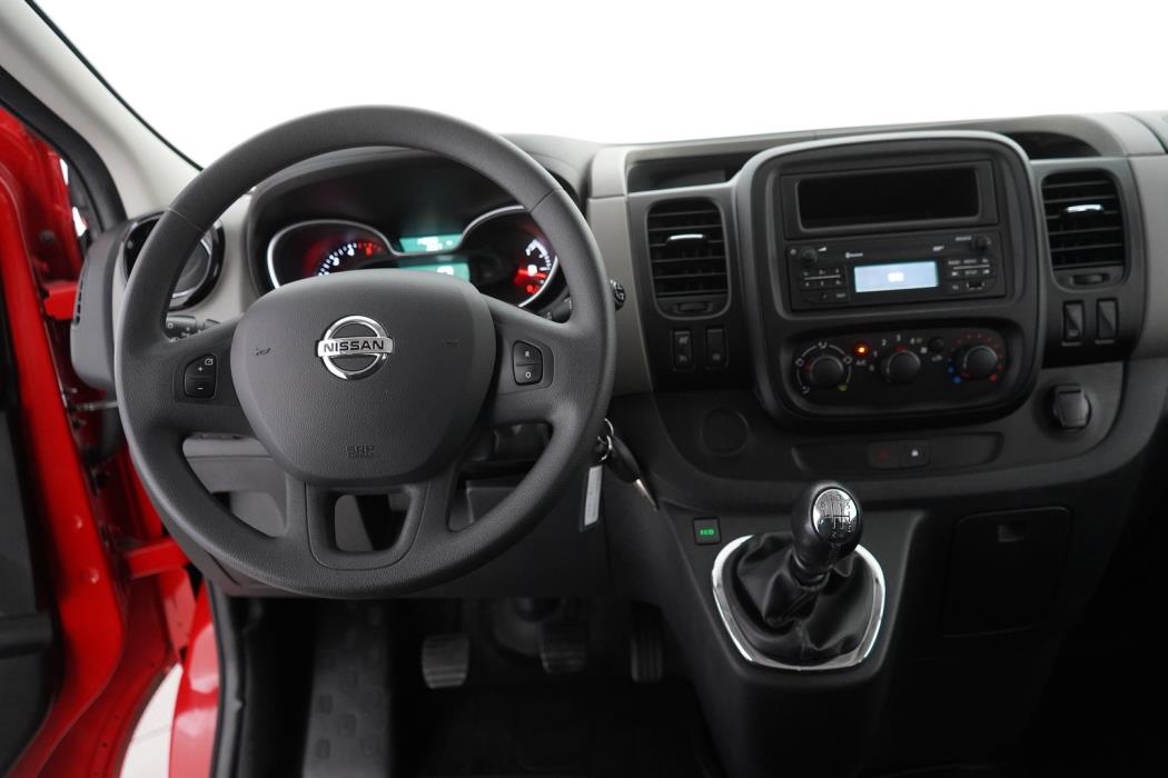 NISSAN NV300 2018