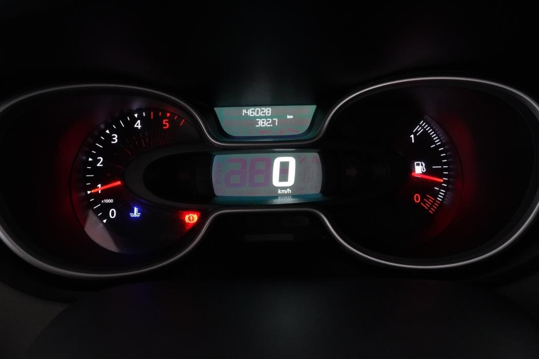 NISSAN NV300 2018