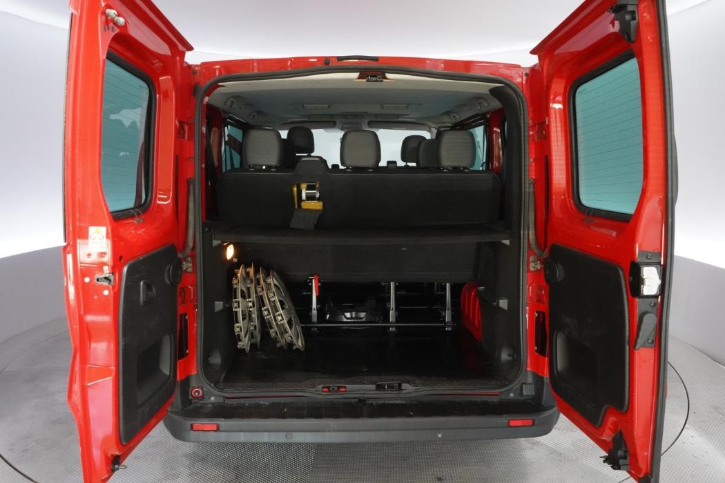 NISSAN NV300 2018