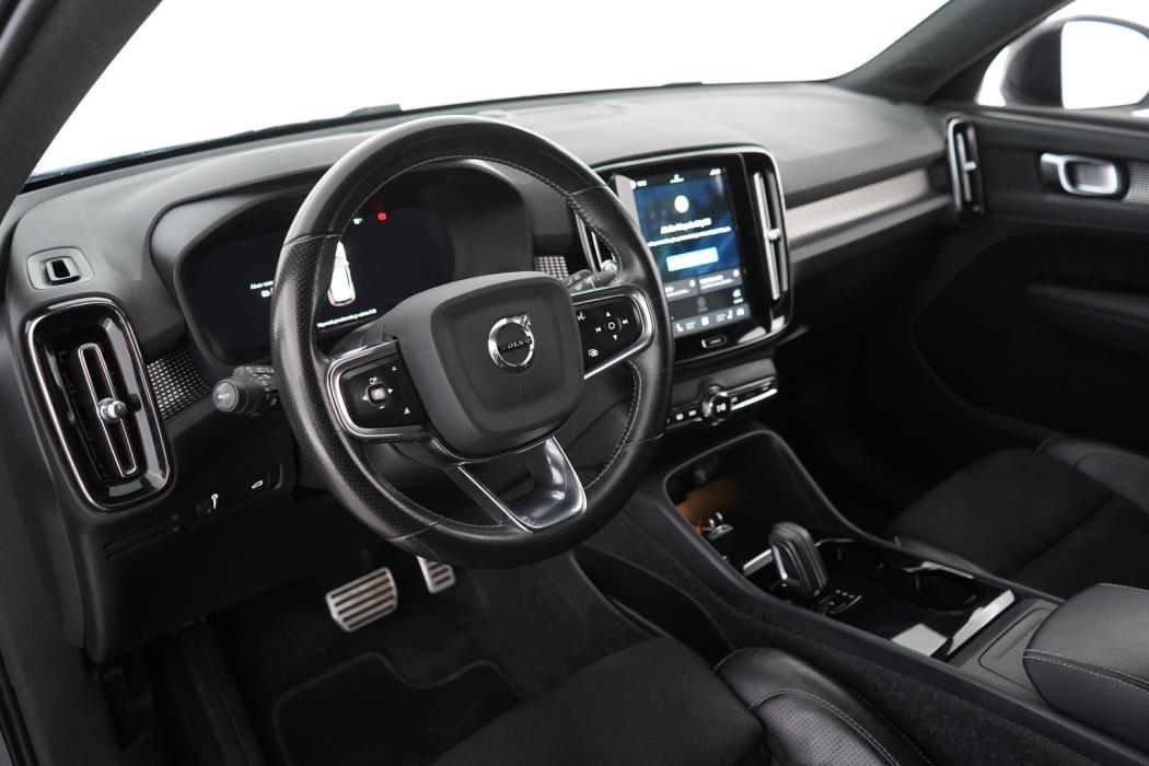 VOLVO XC40 2021