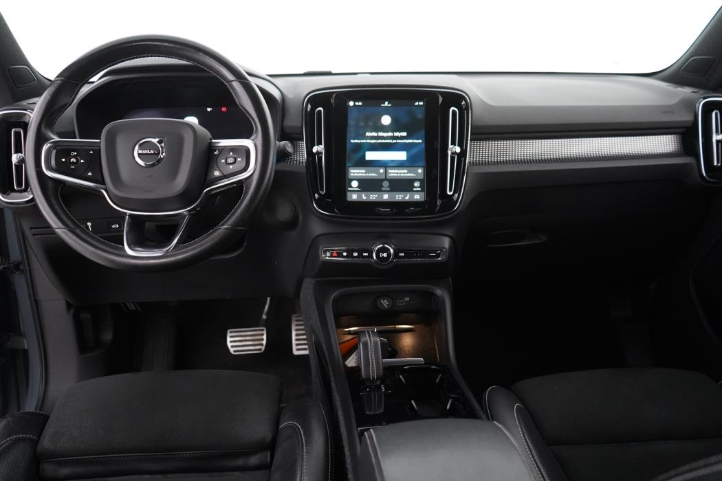 VOLVO XC40 2021
