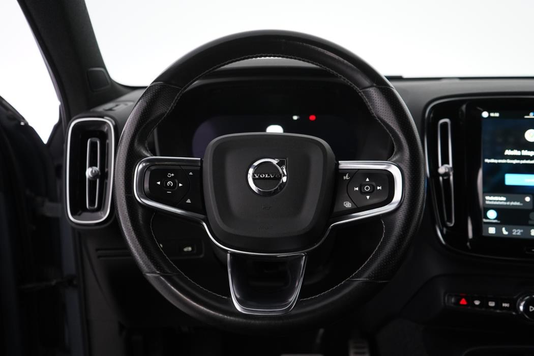 VOLVO XC40 2021