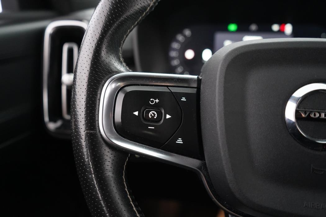 VOLVO XC40 2021