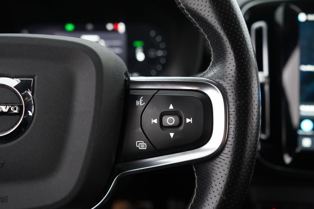 VOLVO XC40 2021