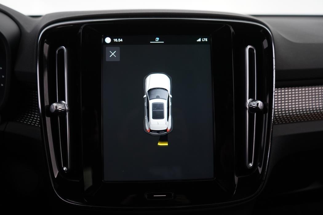 VOLVO XC40 2021