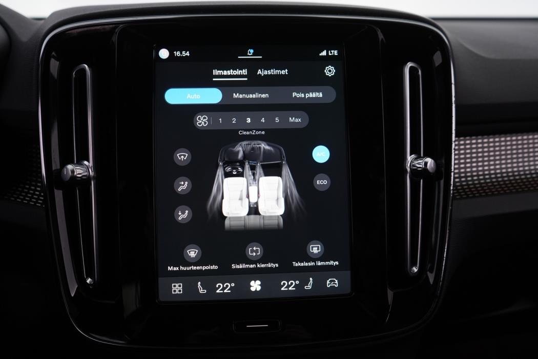 VOLVO XC40 2021