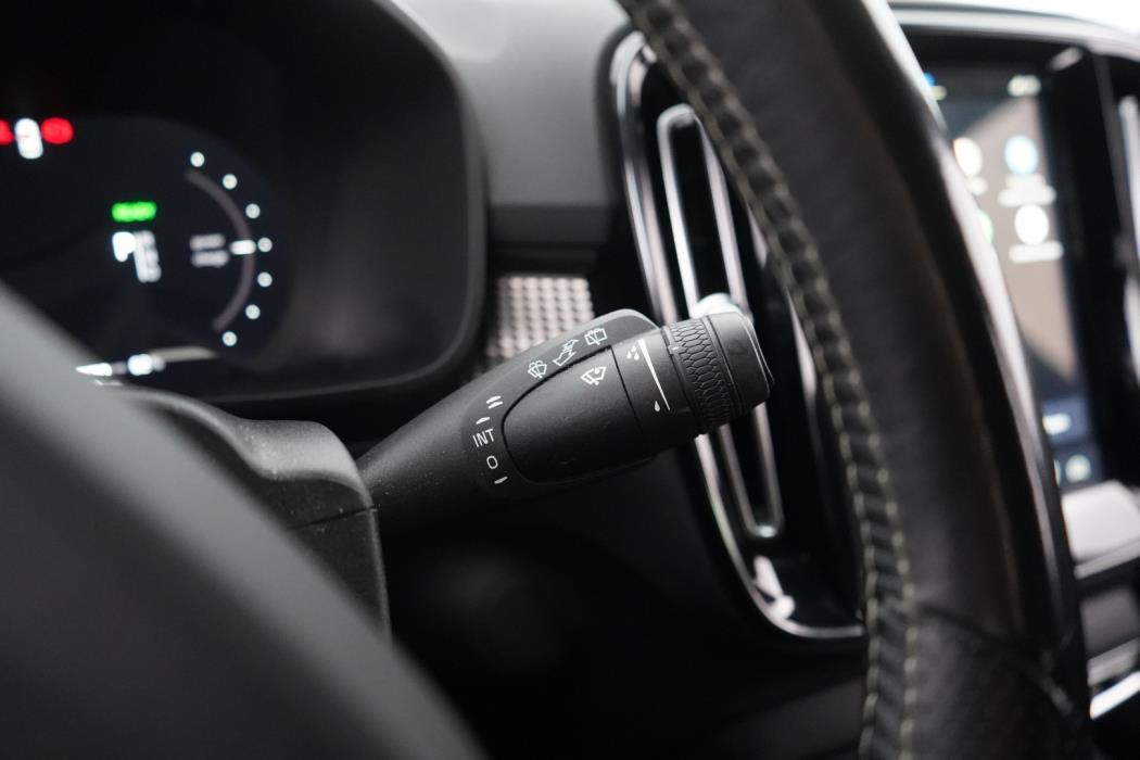 VOLVO XC40 2021
