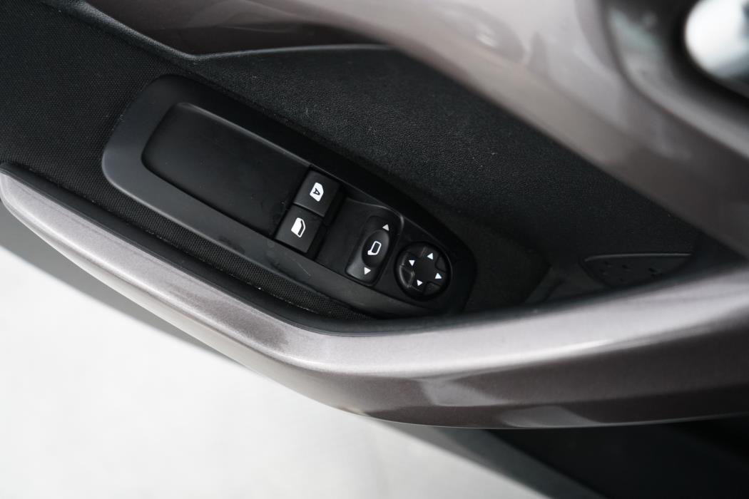 PEUGEOT 2008 2014