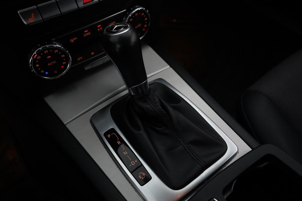 MERCEDES-BENZ C 2012