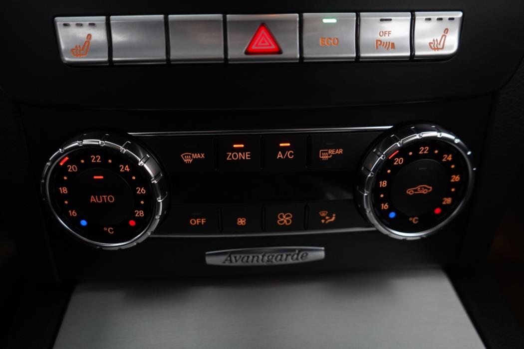 MERCEDES-BENZ C 2012