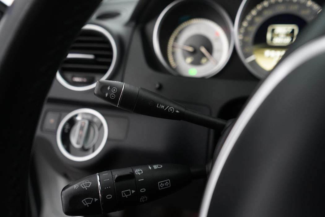 MERCEDES-BENZ C 2012