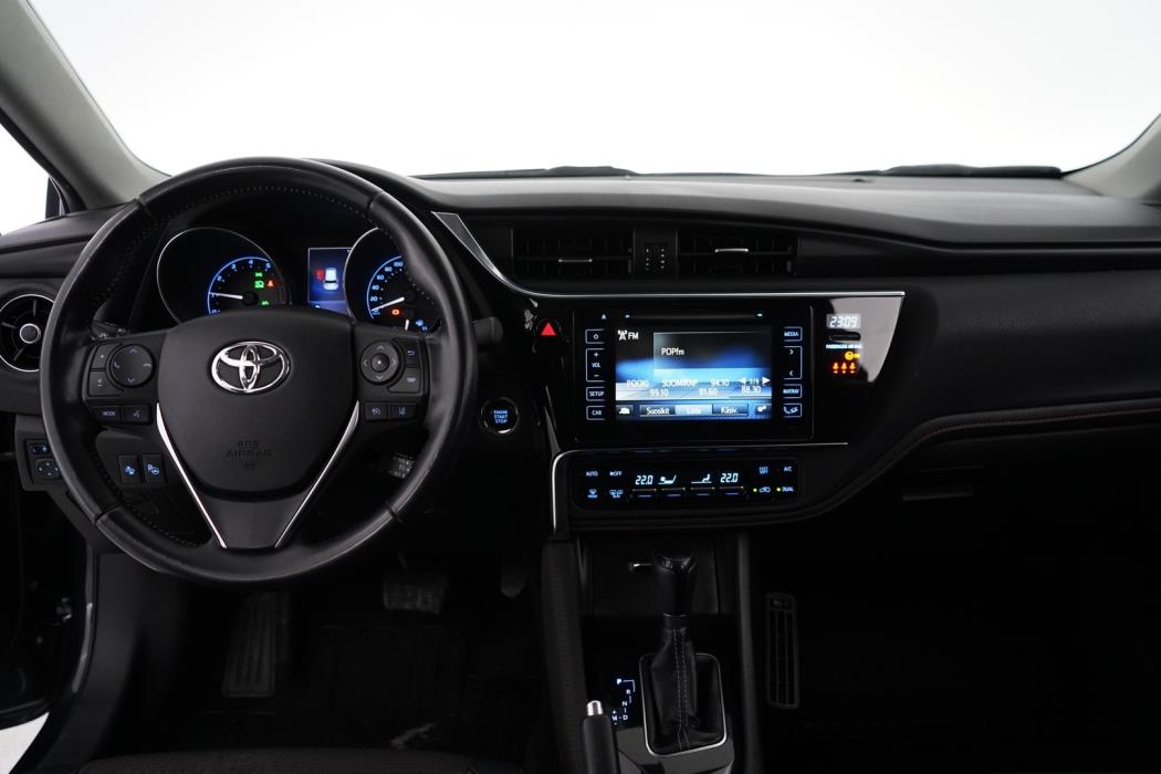 TOYOTA Auris 2015