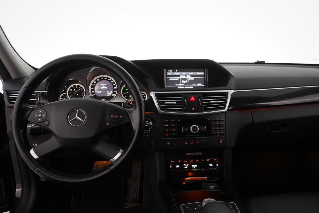 MERCEDES-BENZ E 2009
