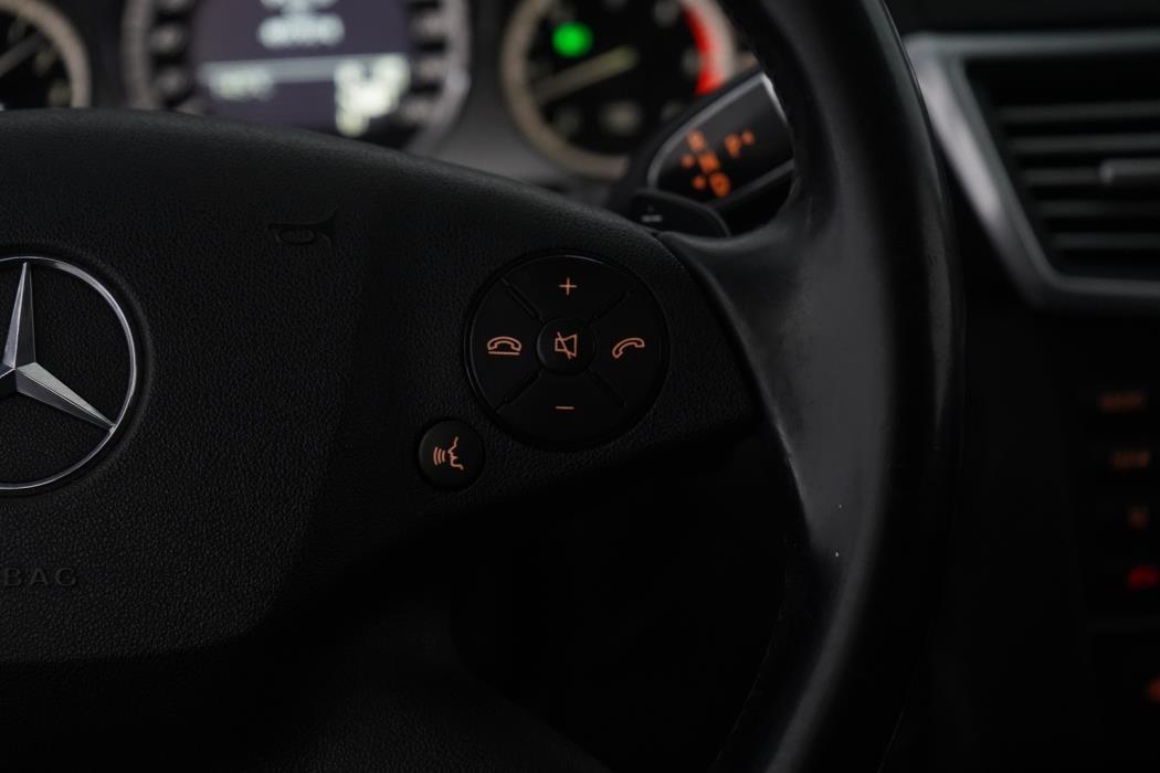 MERCEDES-BENZ E 2009