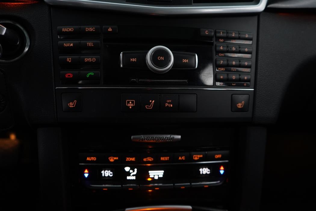 MERCEDES-BENZ E 2009