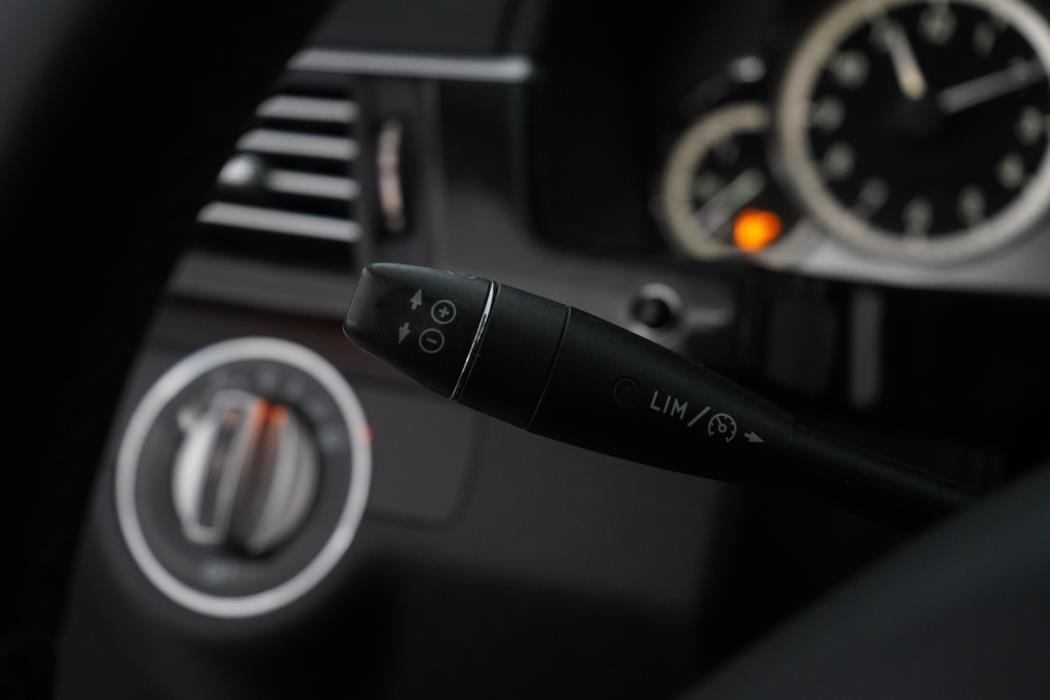 MERCEDES-BENZ E 2009