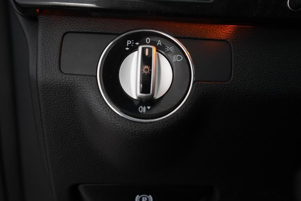 MERCEDES-BENZ E 2009