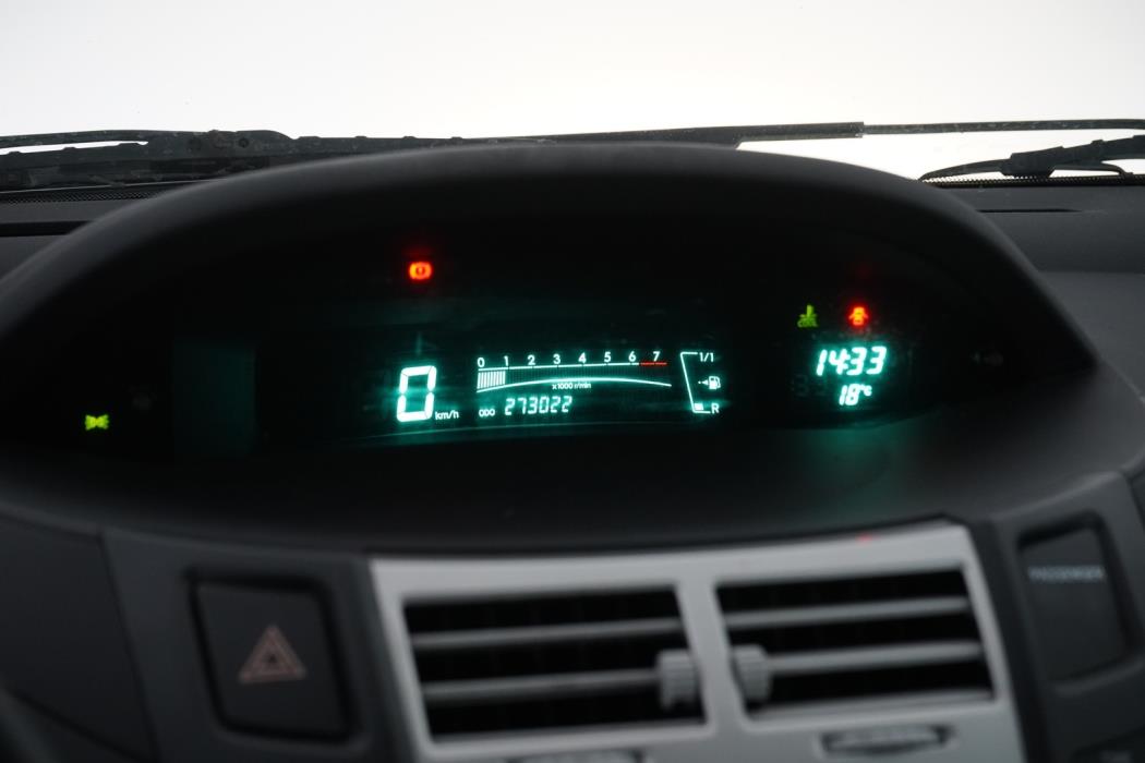 TOYOTA Yaris 2006