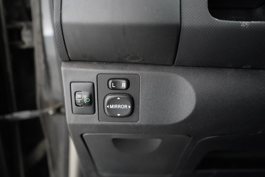 TOYOTA Yaris 2006
