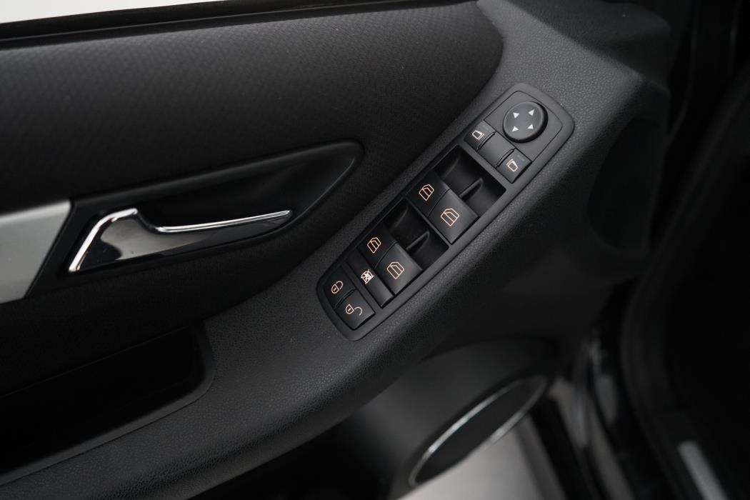 MERCEDES-BENZ B 2006