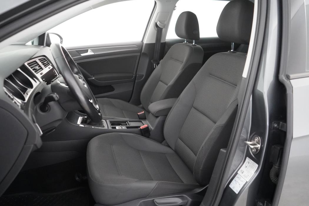 VOLKSWAGEN Golf 2020