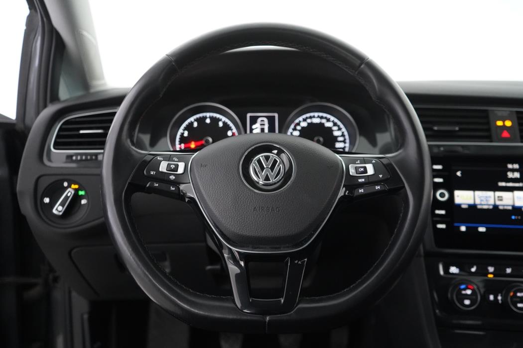 VOLKSWAGEN Golf 2020