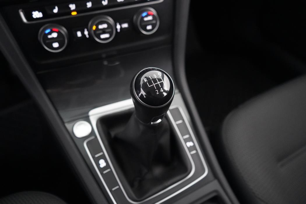 VOLKSWAGEN Golf 2020