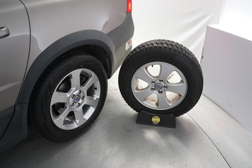 VOLVO XC70 2011