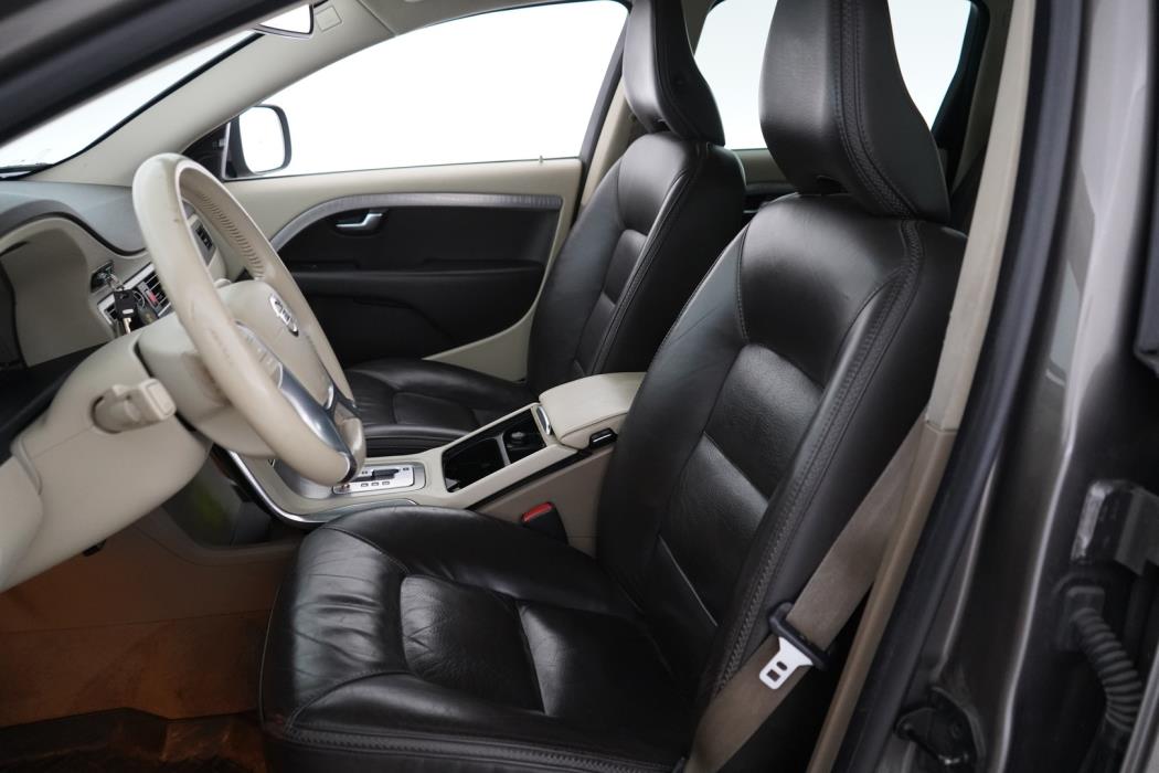 VOLVO XC70 2011