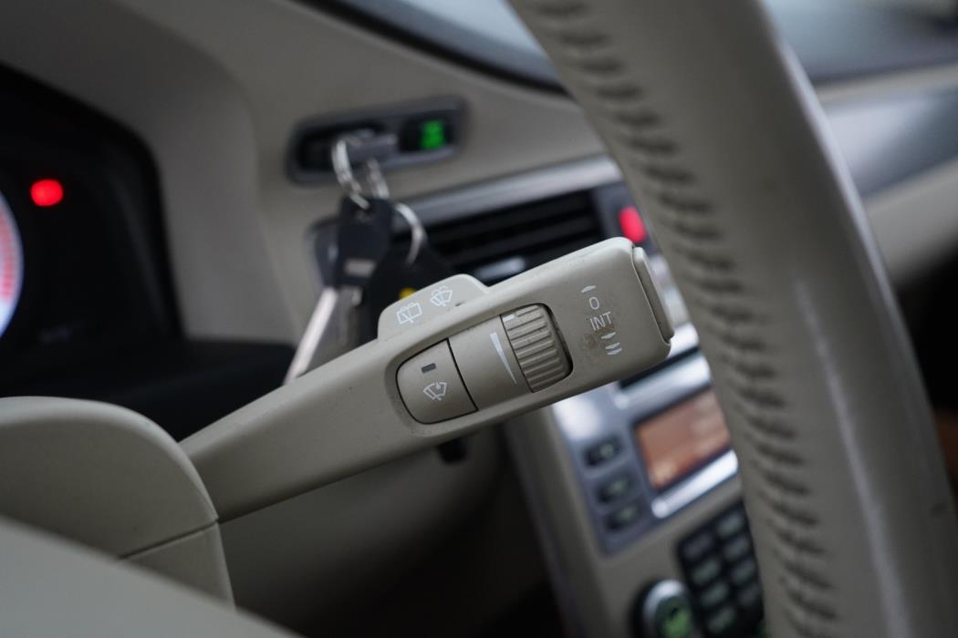 VOLVO XC70 2011