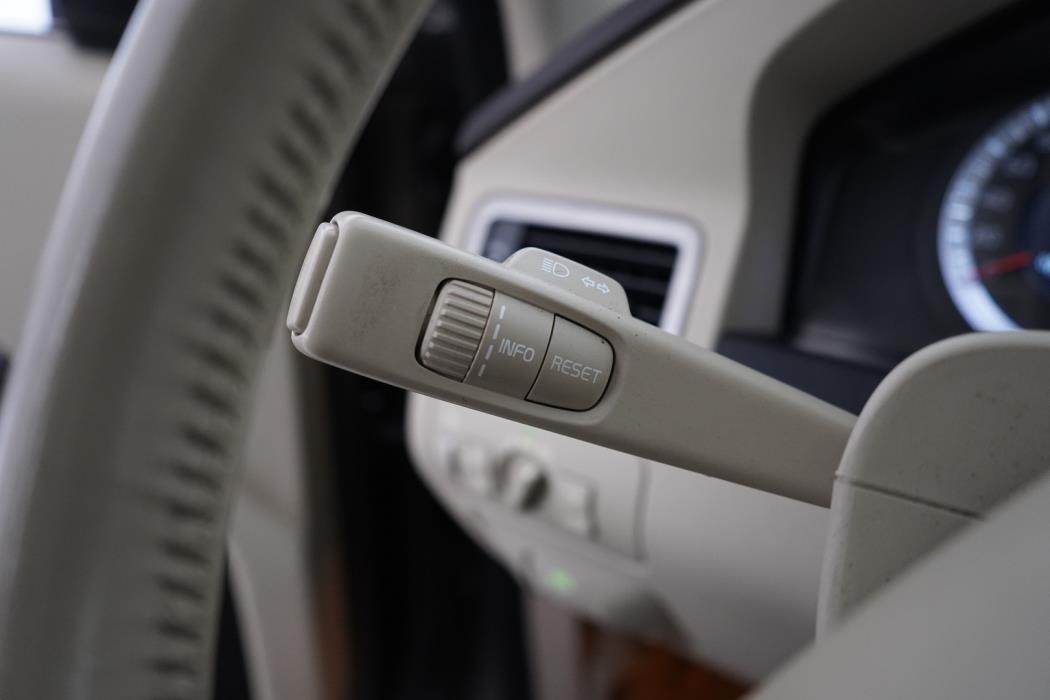 VOLVO XC70 2011