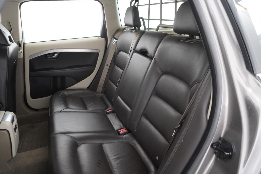 VOLVO XC70 2011