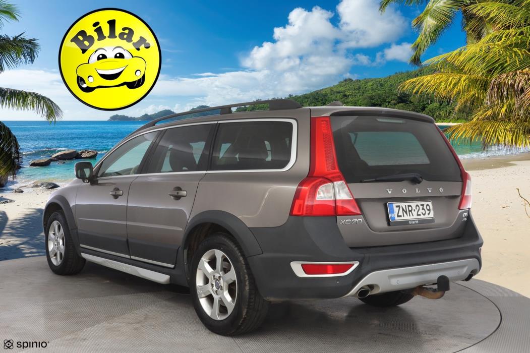 VOLVO XC70 2011