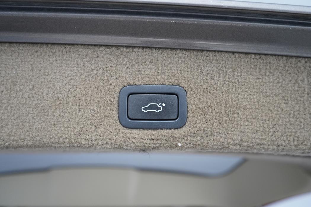 VOLVO XC70 2011