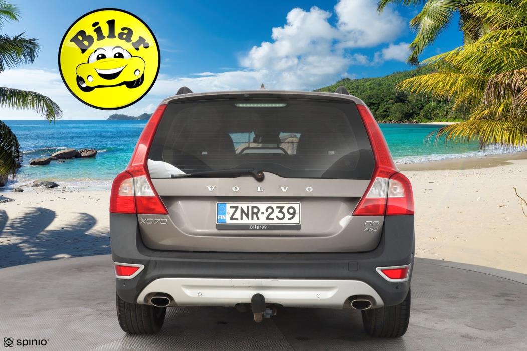 VOLVO XC70 2011