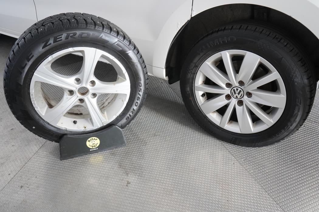 VOLKSWAGEN Sharan 2012