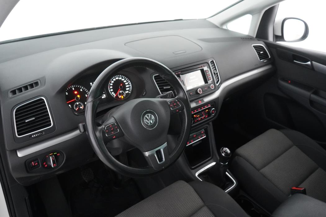 VOLKSWAGEN Sharan 2012