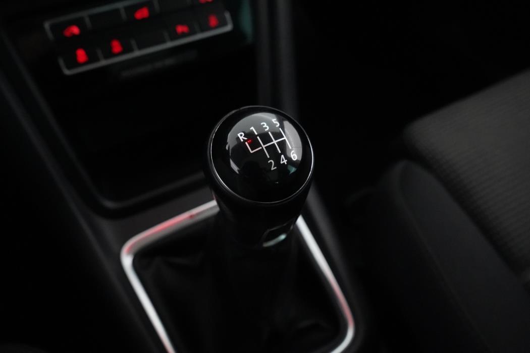 VOLKSWAGEN Sharan 2012