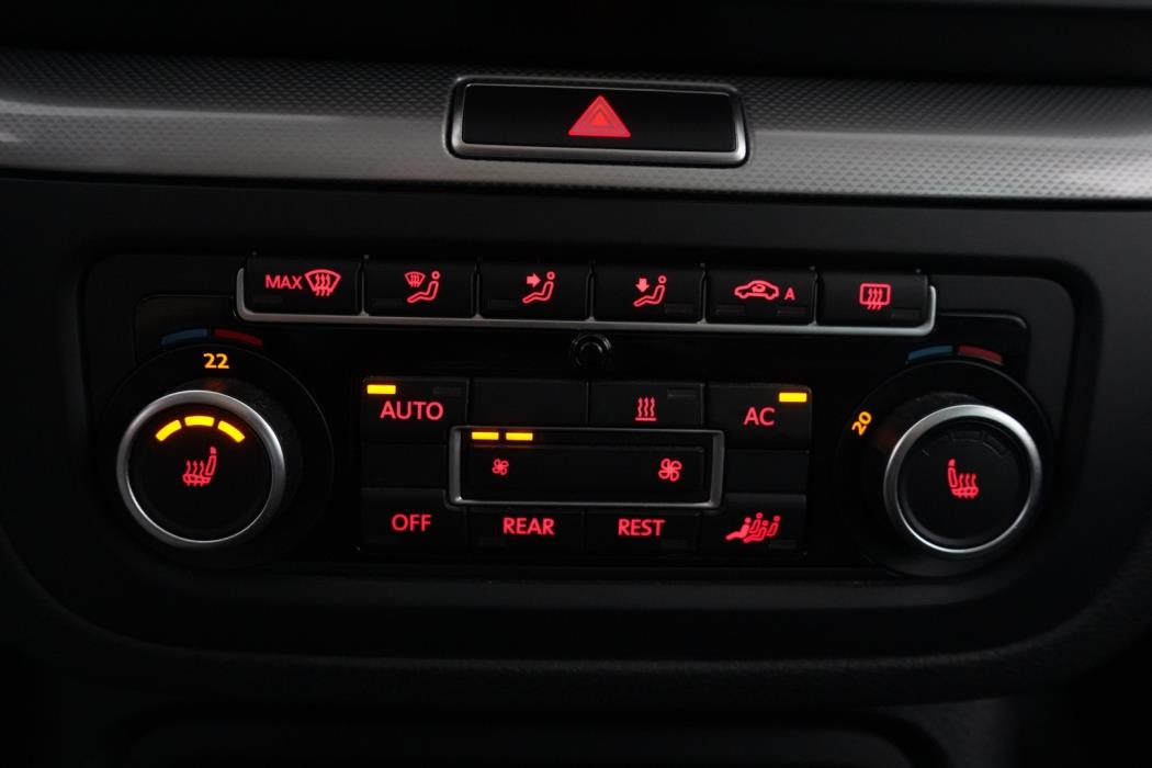 VOLKSWAGEN Sharan 2012